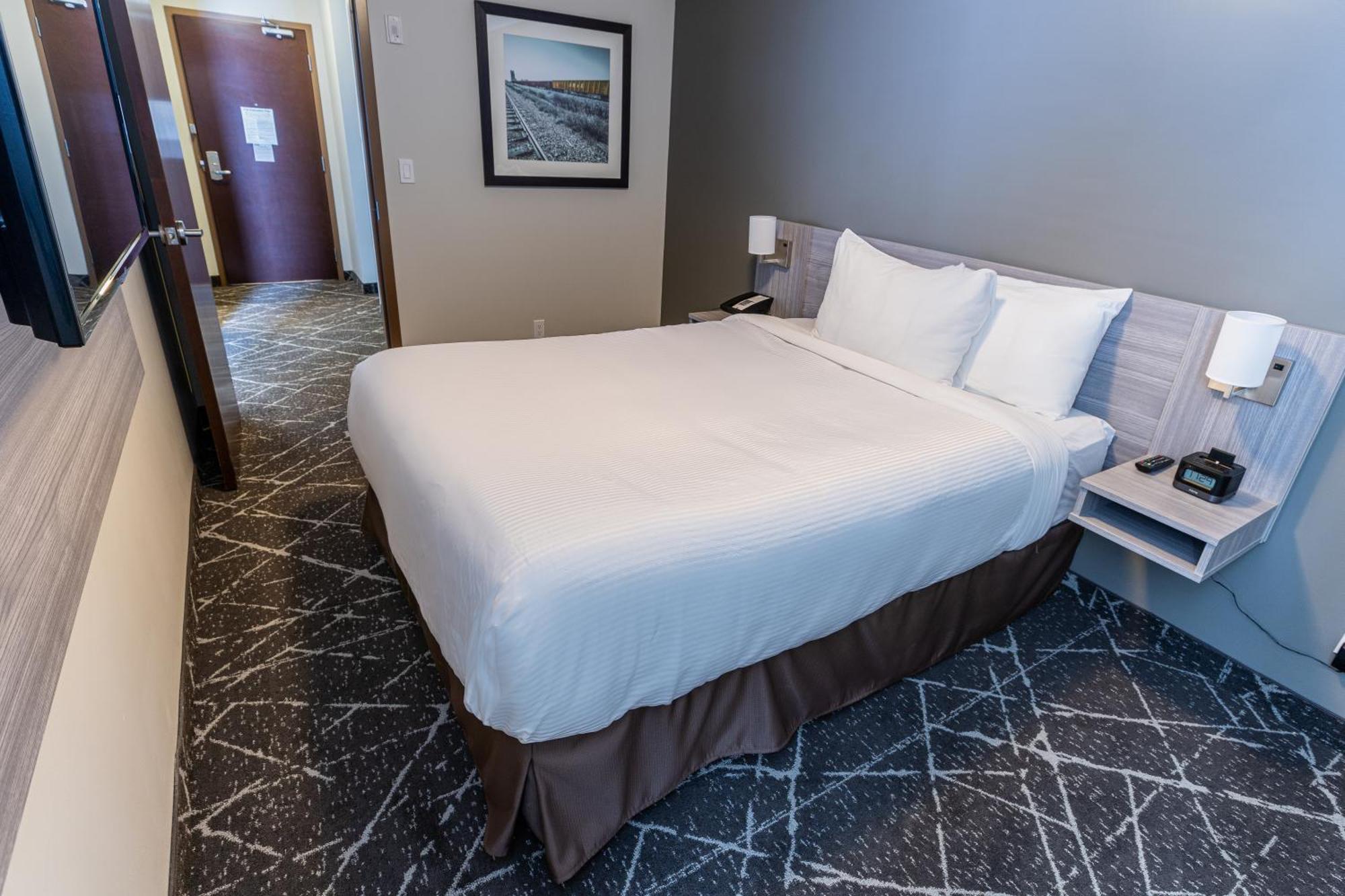 Microtel Inn & Suites By Wyndham Lloydminster Eksteriør bilde