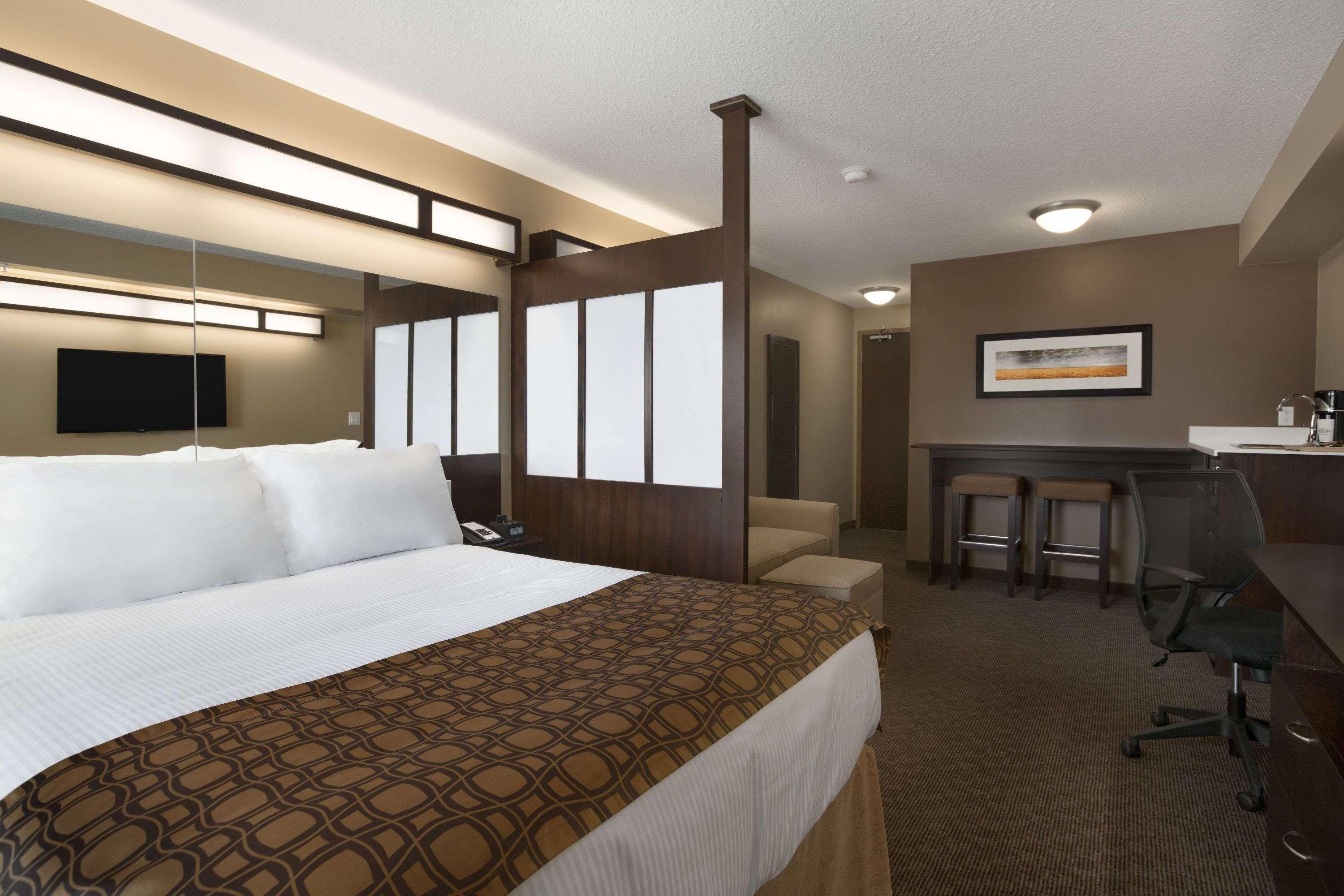 Microtel Inn & Suites By Wyndham Lloydminster Eksteriør bilde
