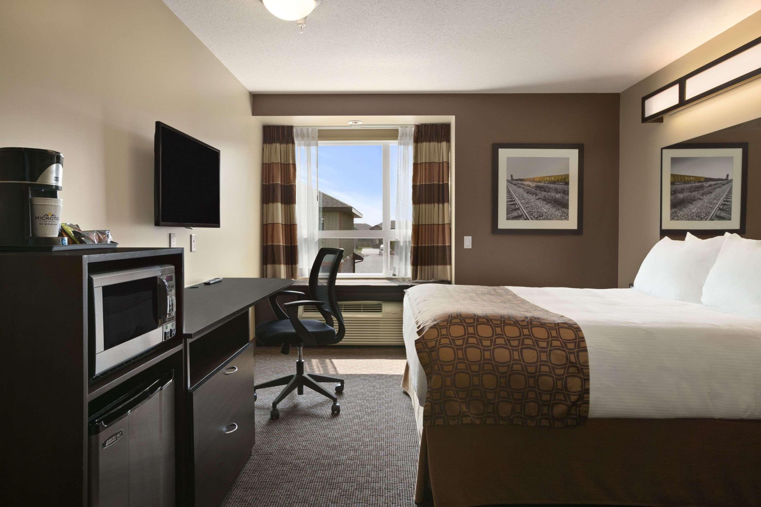 Microtel Inn & Suites By Wyndham Lloydminster Eksteriør bilde